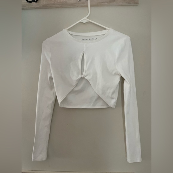 Aeropostale Tops - Aeropostale long sleeve white cropped shirt